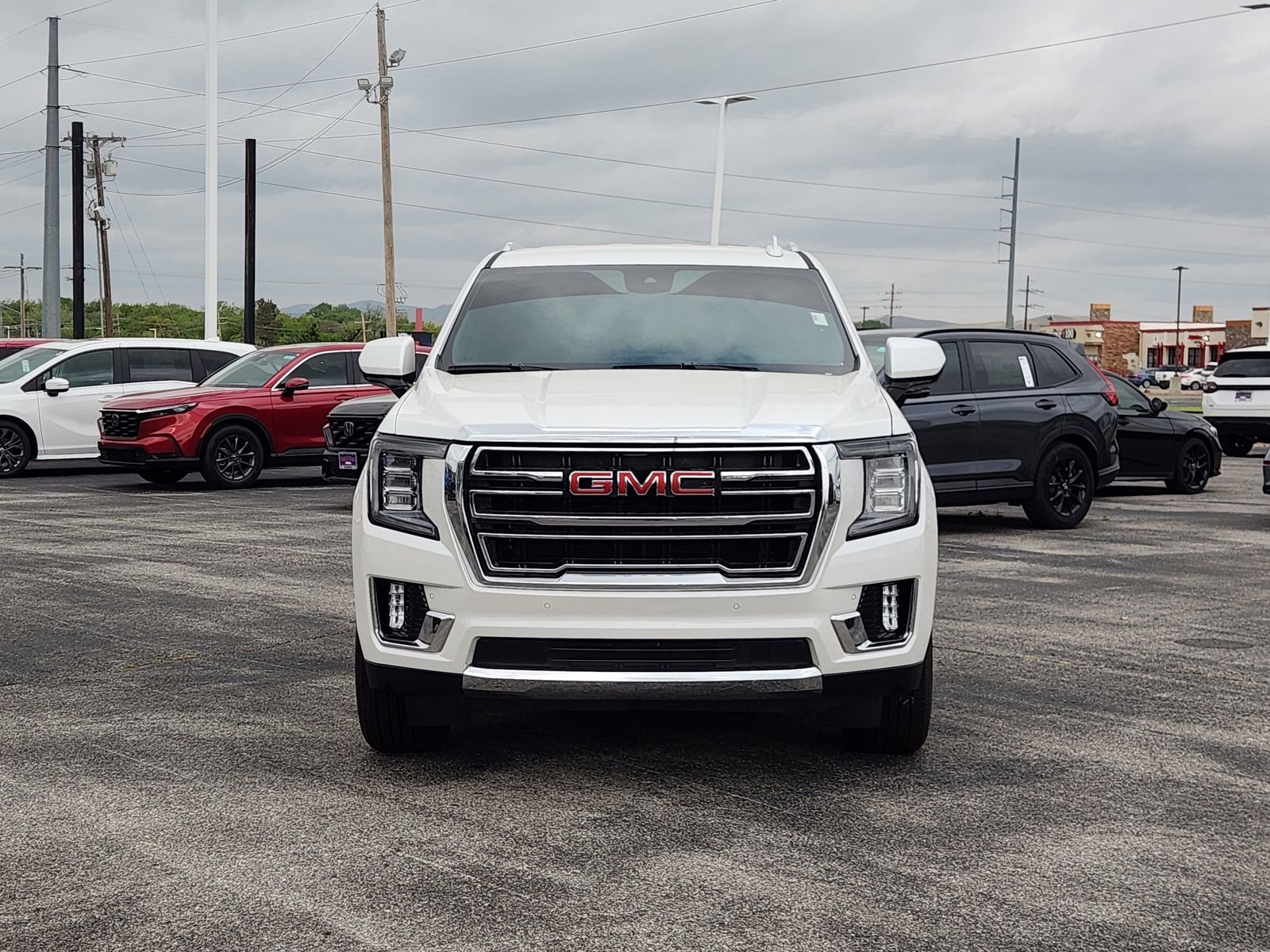 Used 2024 GMC Yukon SLT AWD/4WD image 6