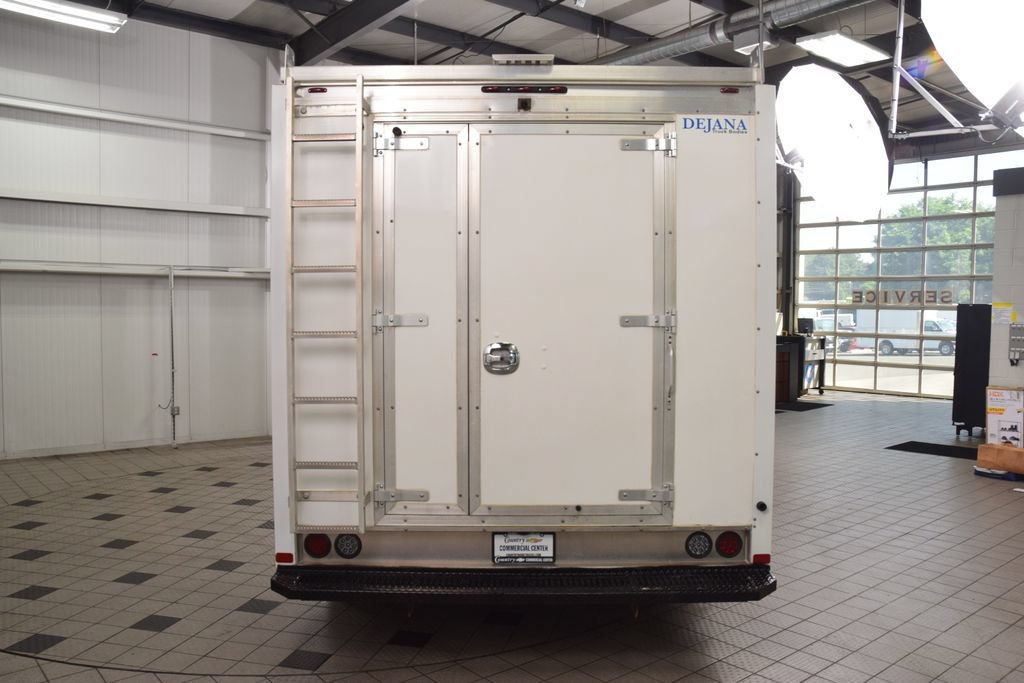Used 2023 Ford E-450 and Econoline 450 Super Duty w/ Power Windows & Locks Group RWD image 4