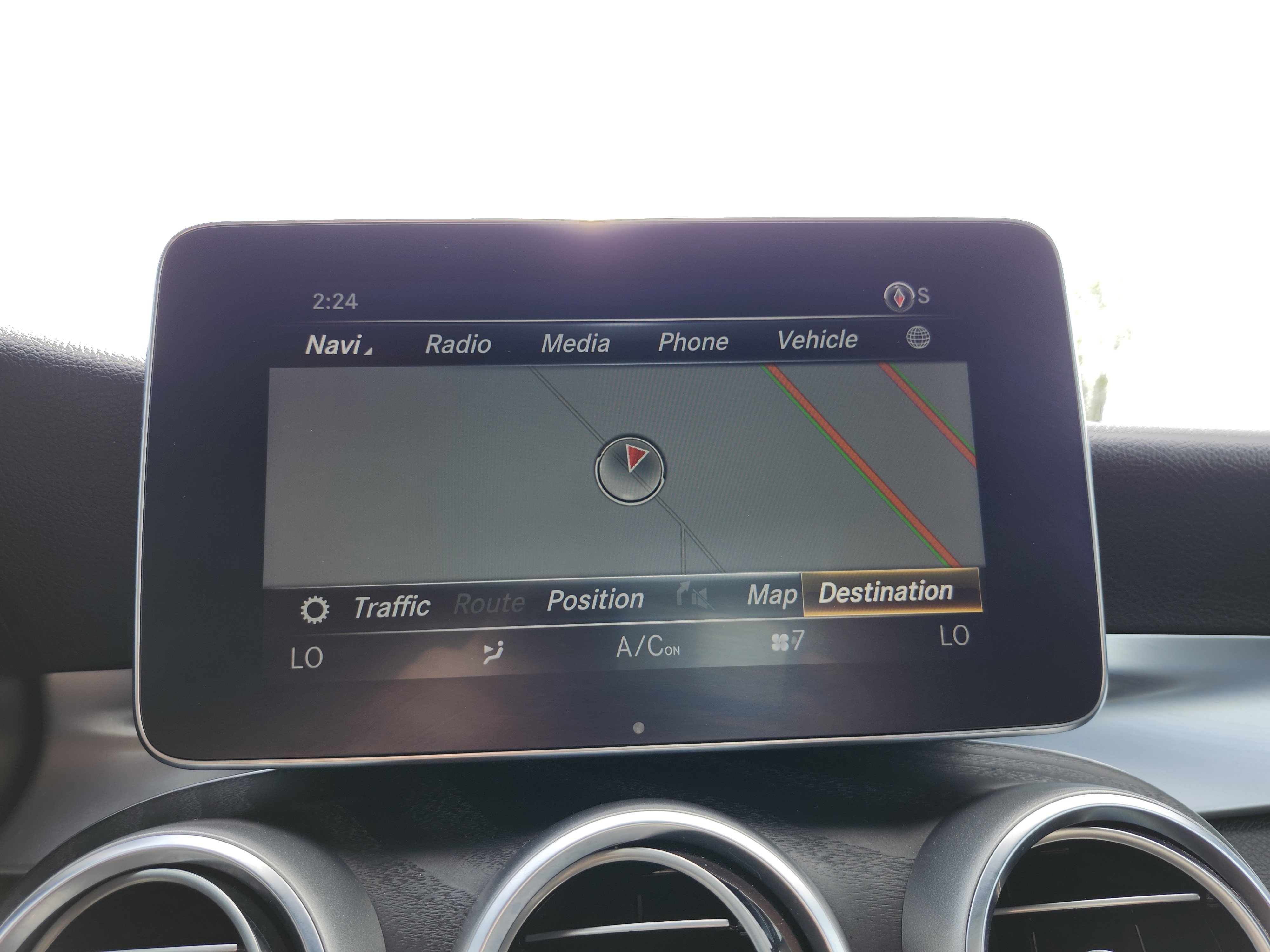 Used 2018 Mercedes-Benz GLC 300 4MATIC w/ Multimedia Package image 4