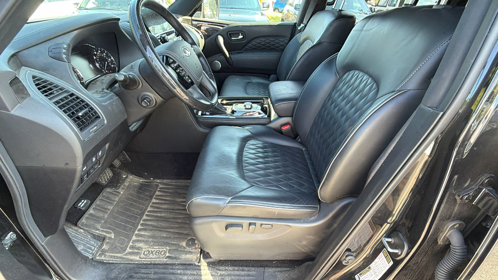Used 2024 INFINITI QX80 Sensory AWD/4WD image 17