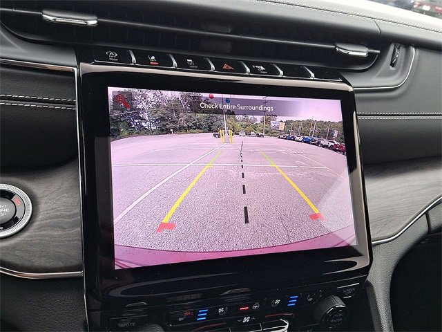 Certified 2024 Jeep Grand Cherokee Overland w/ Luxury Tech Group IV image 15