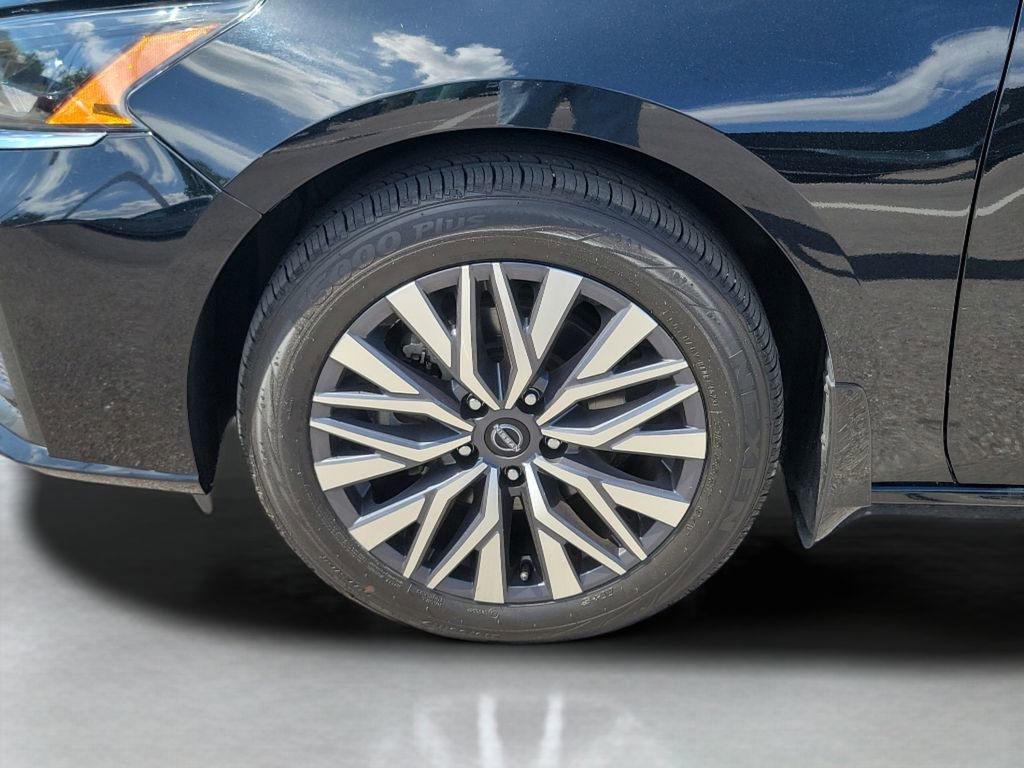 Used 2024 Nissan Altima 2.5 SV image 10