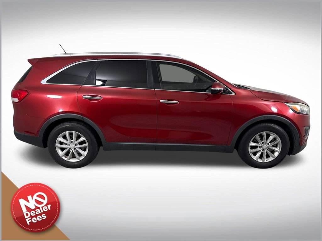 Used 2018 Kia Sorento LX FWD image 2