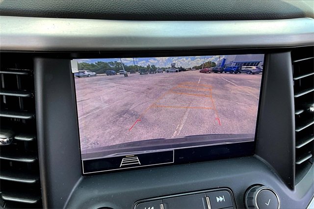 Used 2023 GMC Acadia SLE image 14