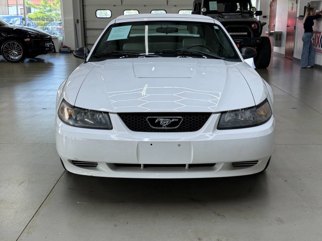 Used 2003 Ford Mustang Convertible RWD image 6