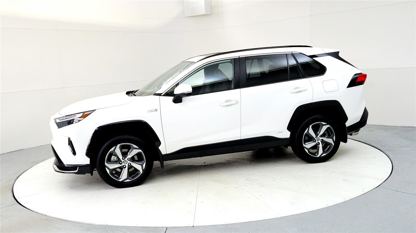 Certified 2024 Toyota RAV4 SE image 3