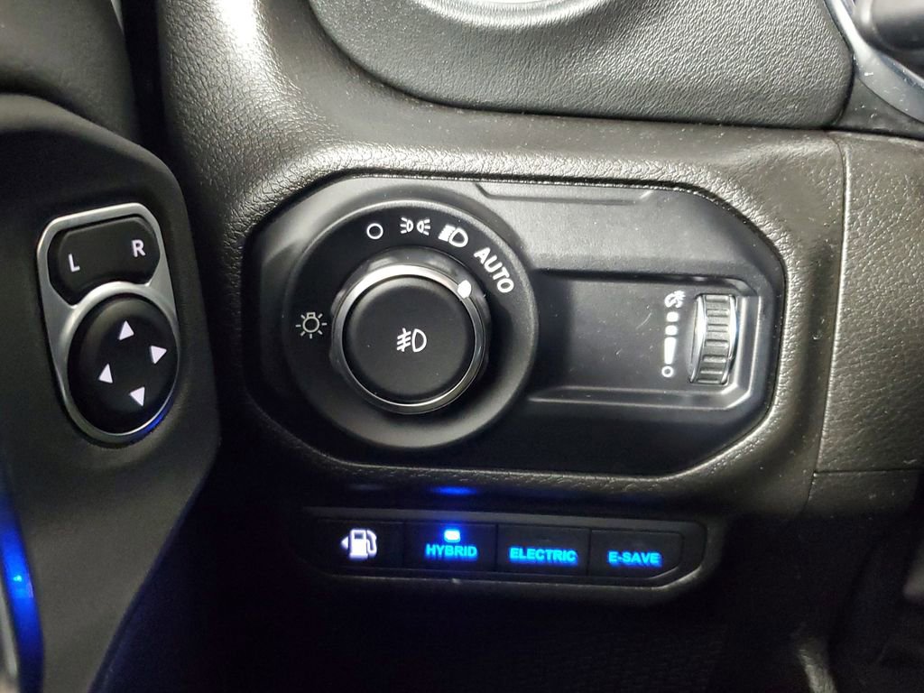 Used 2023 Jeep Wrangler Unlimited Sahara w/ Cold Weather Group image 34