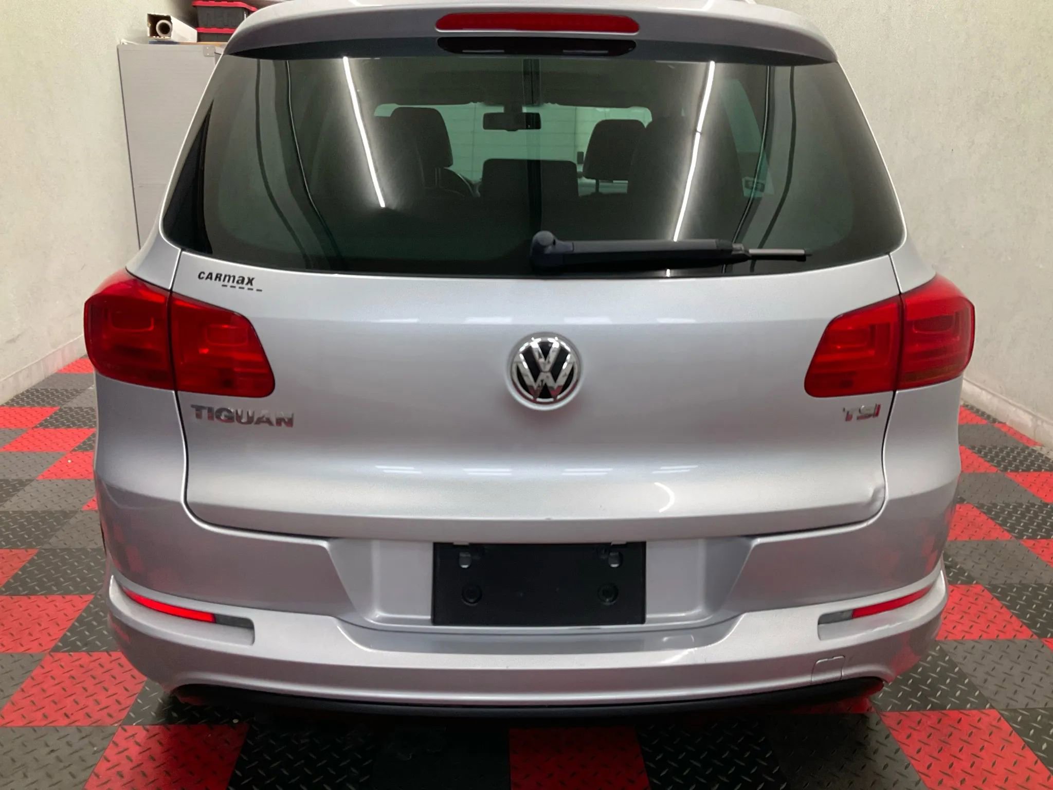 Used 2017 Volkswagen Tiguan Sport image 9