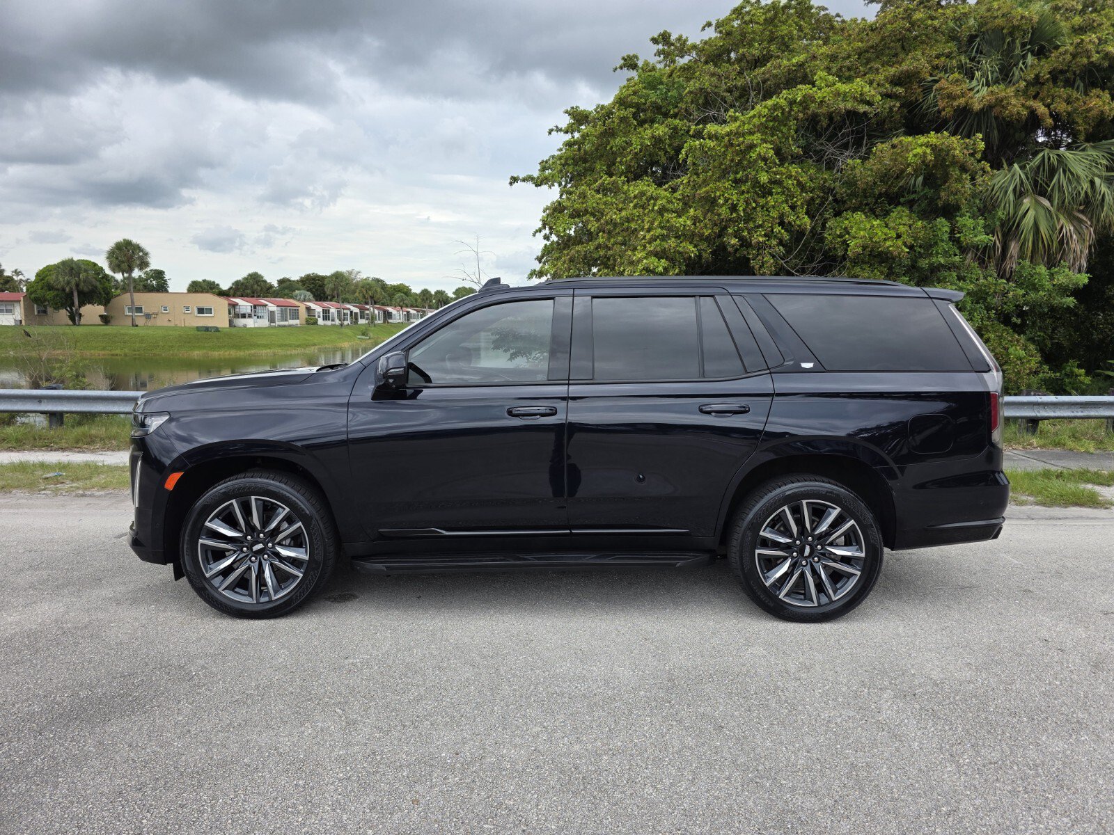 Used 2023 Cadillac Escalade Sport AWD/4WD image 7