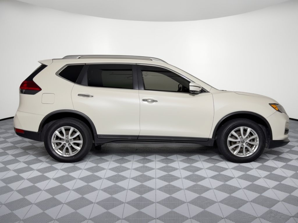 Used 2018 Nissan Rogue SV w/ Premium Package AWD/4WD image 8