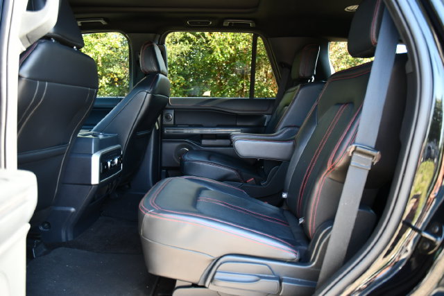 Used 2023 Ford Expedition Limited AWD/4WD image 18