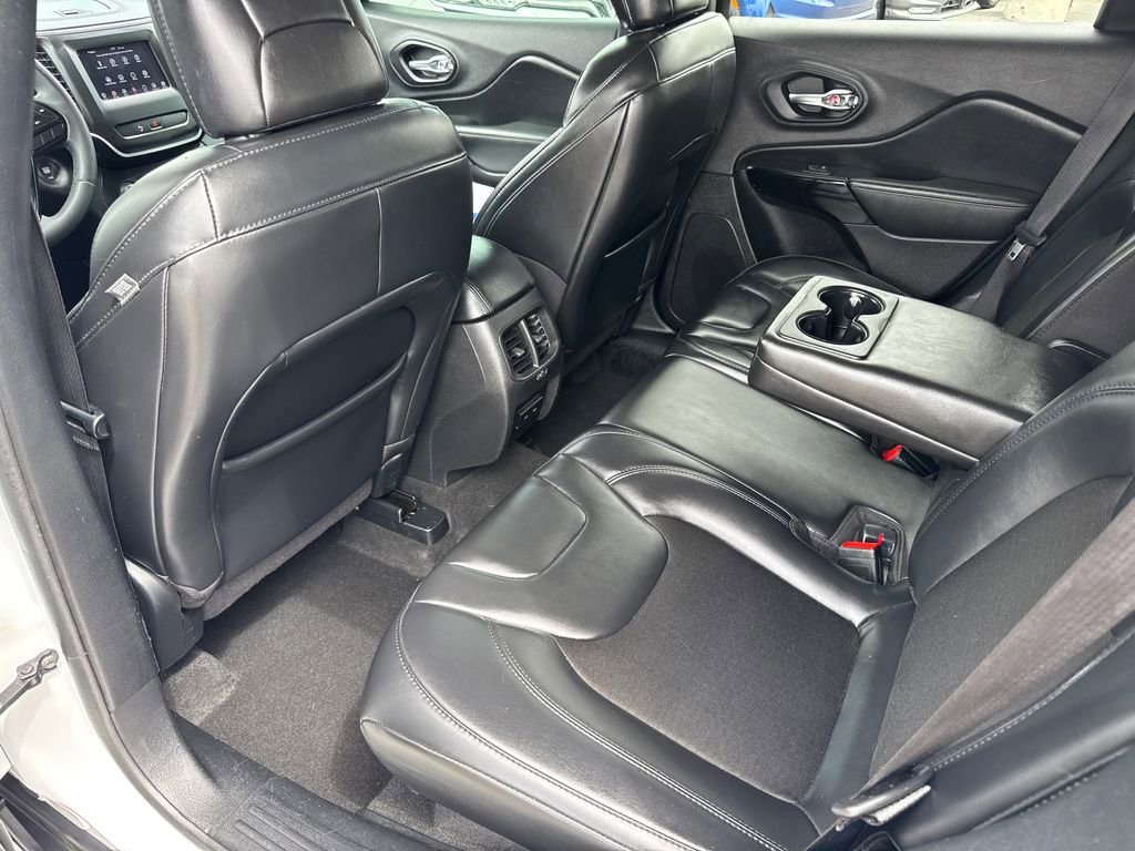 Used 2020 Jeep Cherokee Latitude Plus image 18