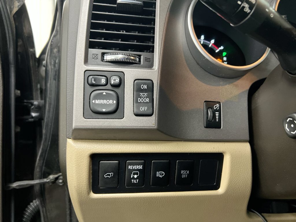 Used 2011 Toyota Sequoia Platinum AWD/4WD image 19