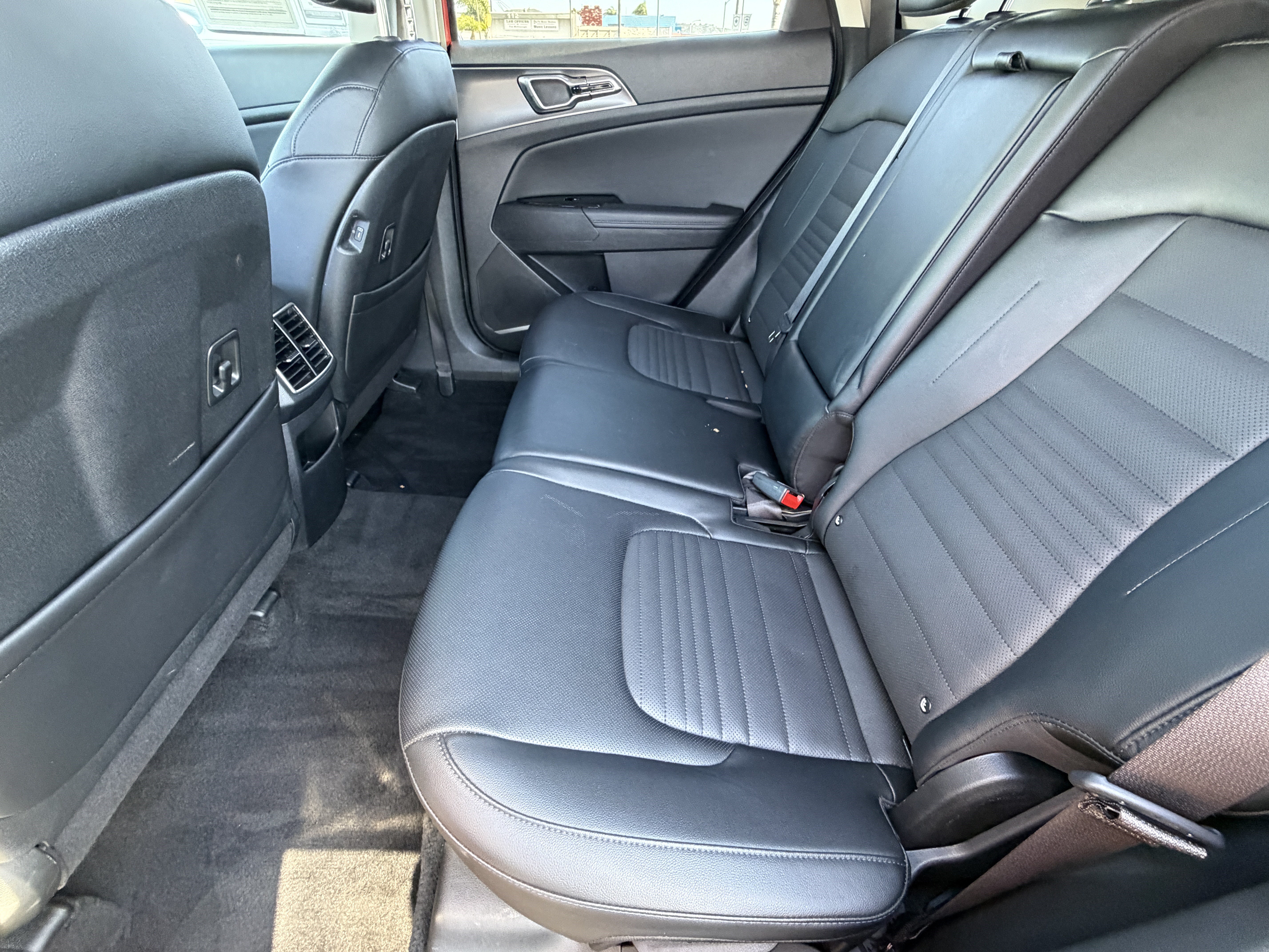 Certified 2025 Kia Sportage SX AWD/4WD image 28