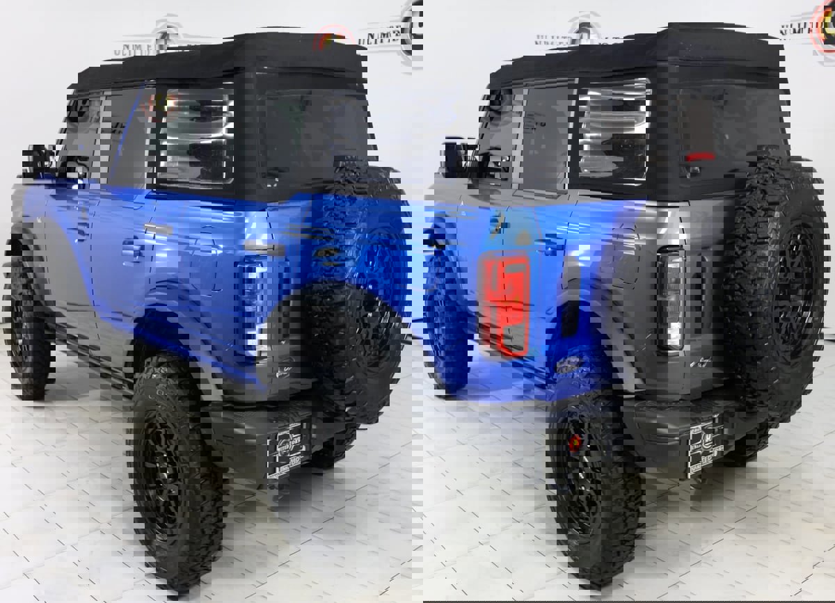 Used 2022 Ford Bronco Black Diamond image 4