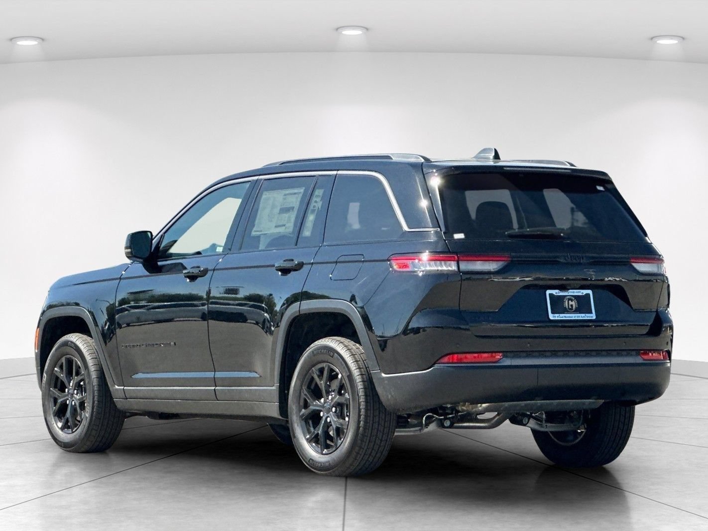 New 2026 Jeep Grand Cherokee Altitude AWD/4WD image 5