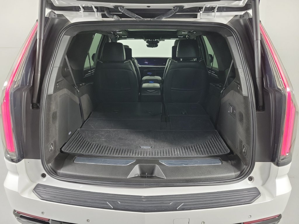 Certified 2025 Cadillac Escalade Sport Platinum AWD/4WD image 9