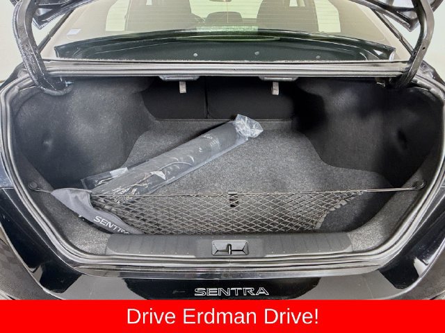 Used 2025 Nissan Sentra SR w/ Midnight Edition FWD image 33