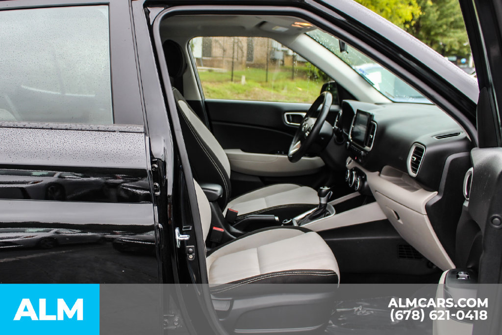 Used 2025 Hyundai Venue SEL FWD image 20