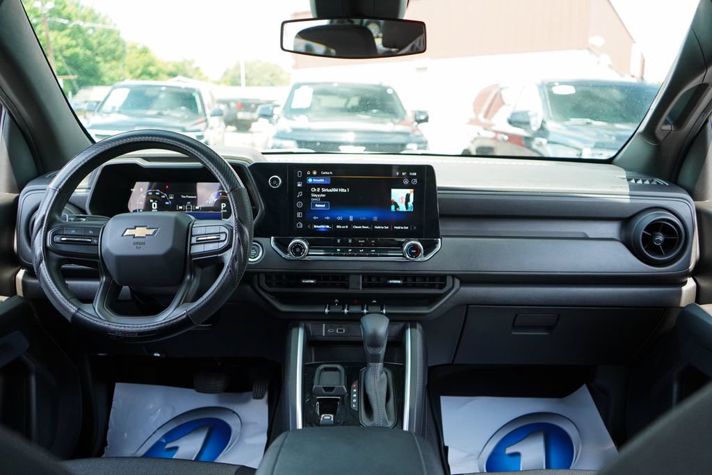 Used 2025 Chevrolet Colorado W/T RWD image 9