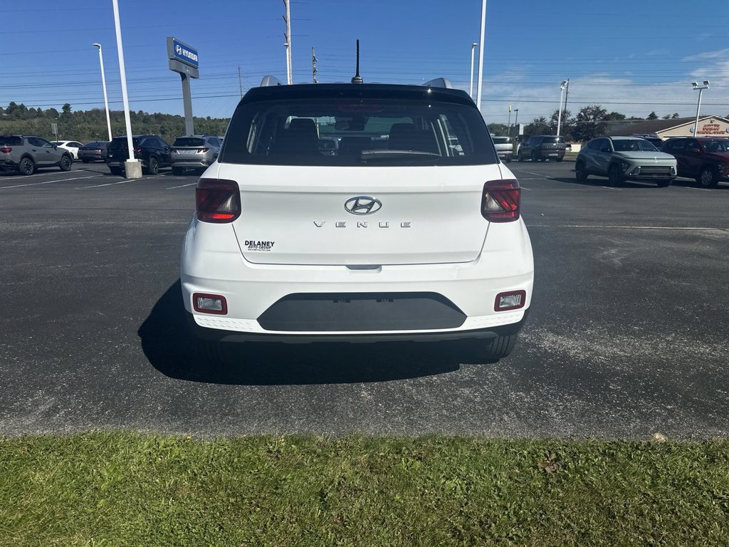 New 2026 Hyundai Venue SEL FWD image 7