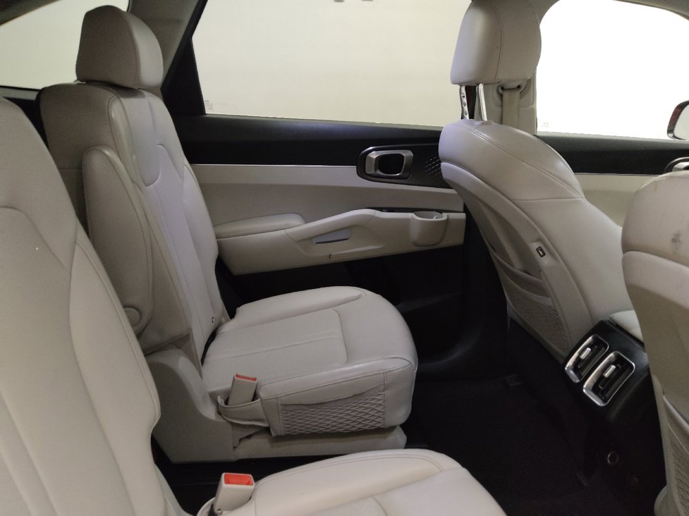 Used 2021 Kia Sorento EX image 19
