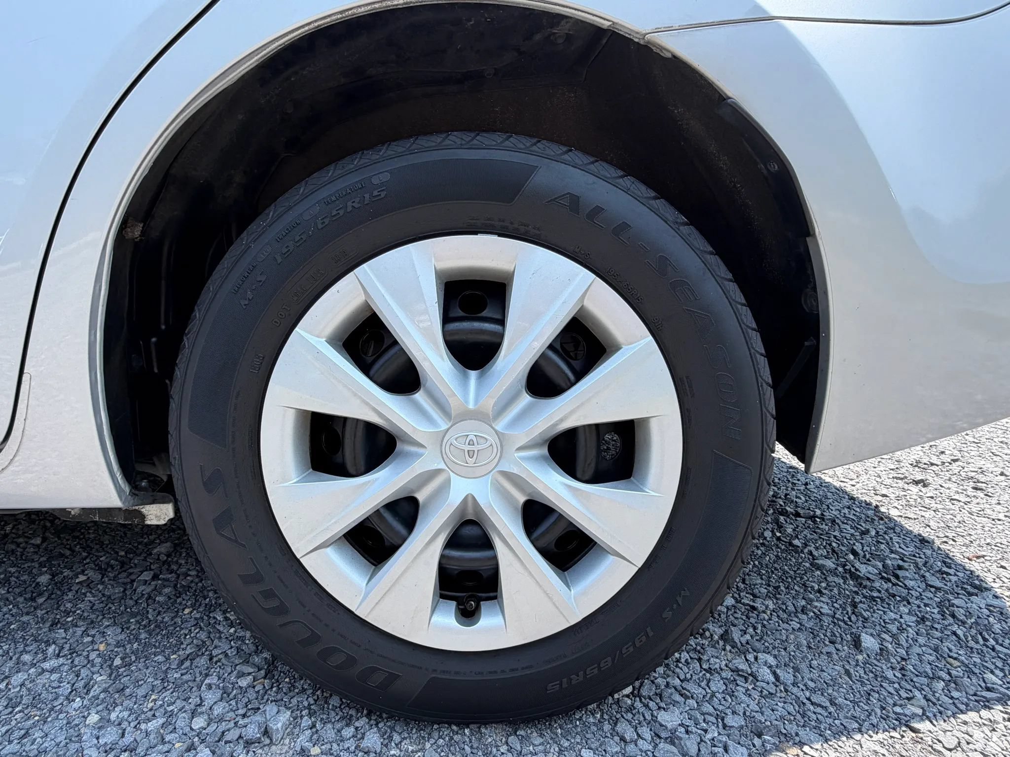 Used 2016 Toyota Corolla L FWD image 34