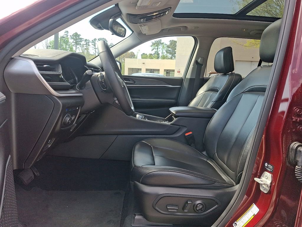 Used 2024 Jeep Grand Cherokee Limited 4xe image 13