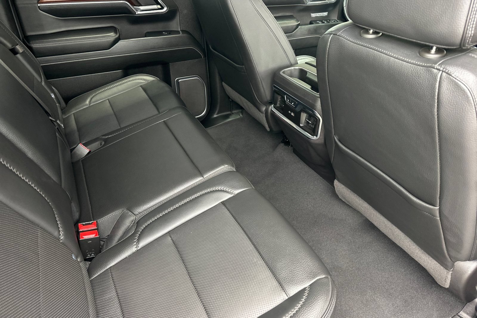Used 2024 GMC Sierra 1500 Denali w/ Denali Reserve Package AWD/4WD image 18