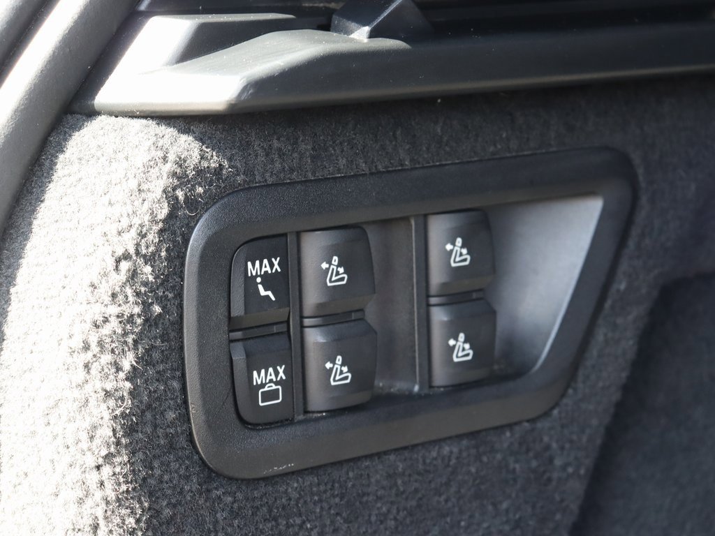 Used 2022 BMW X7 xDrive40i w/ M Sport Package image 10