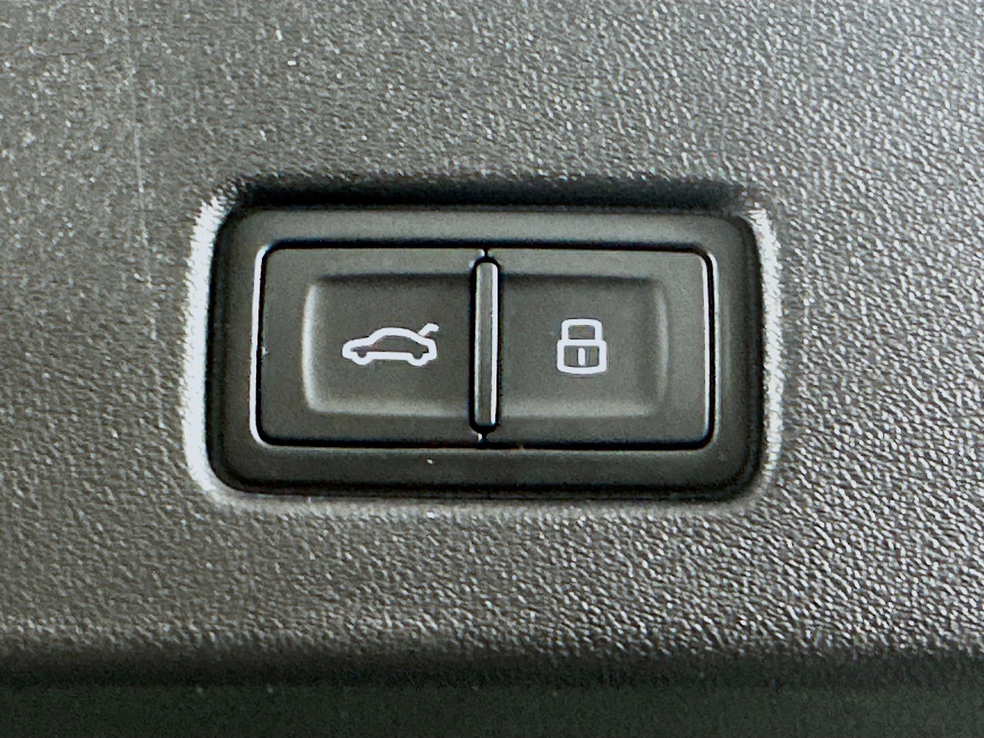 Used 2023 Audi Q4 e-tron Premium Plus w/ Premium Plus image 30