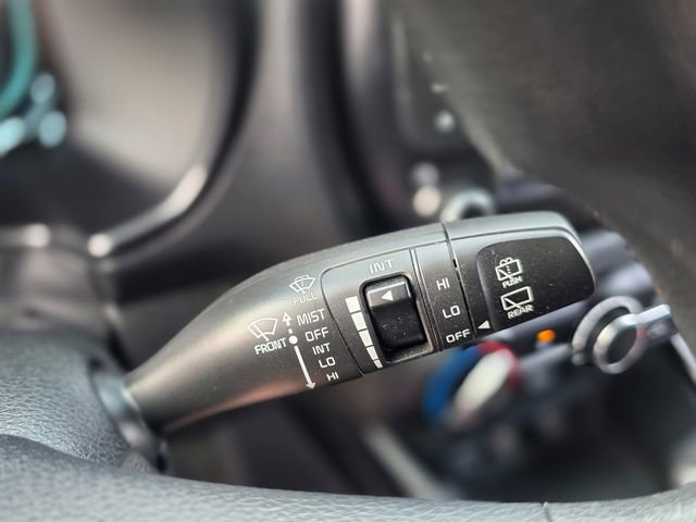 Used 2023 Kia Soul LX image 31