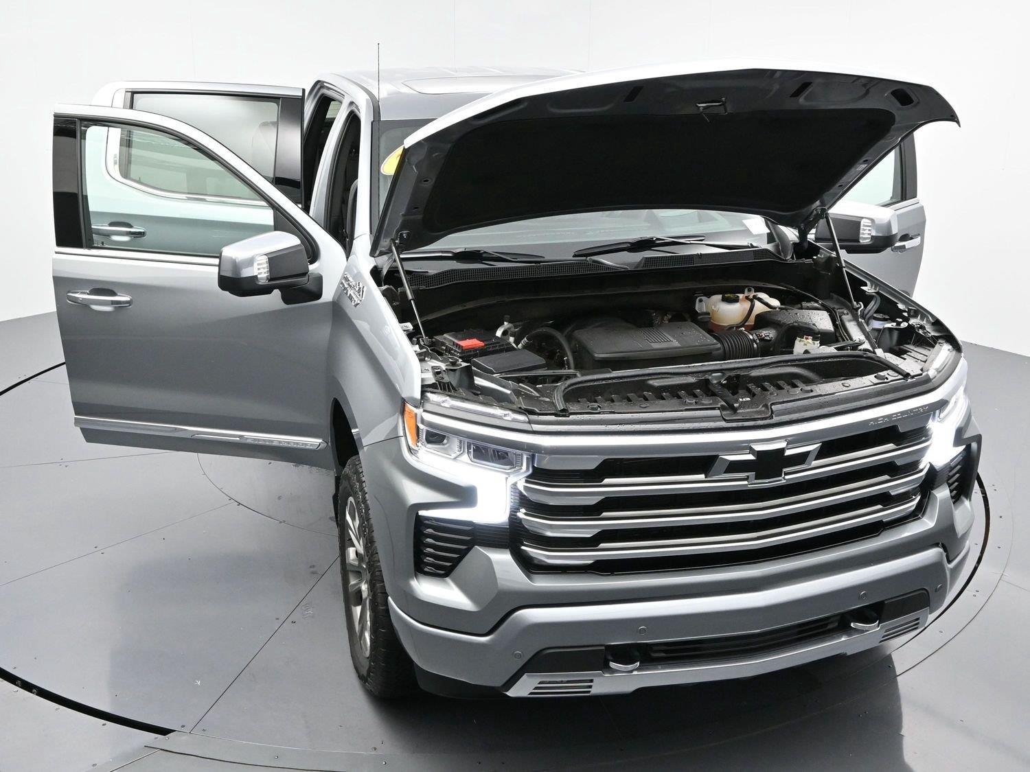 Used 2025 Chevrolet Silverado 1500 High Country w/ Technology Package AWD/4WD image 44