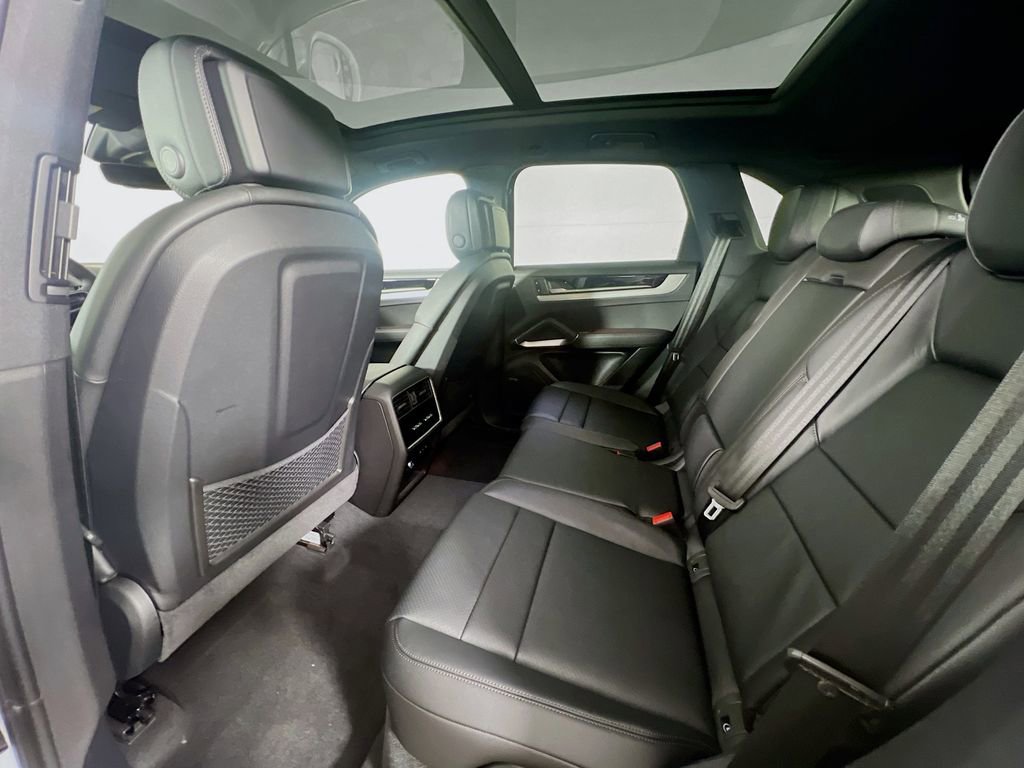 New 2026 Porsche Cayenne image 24