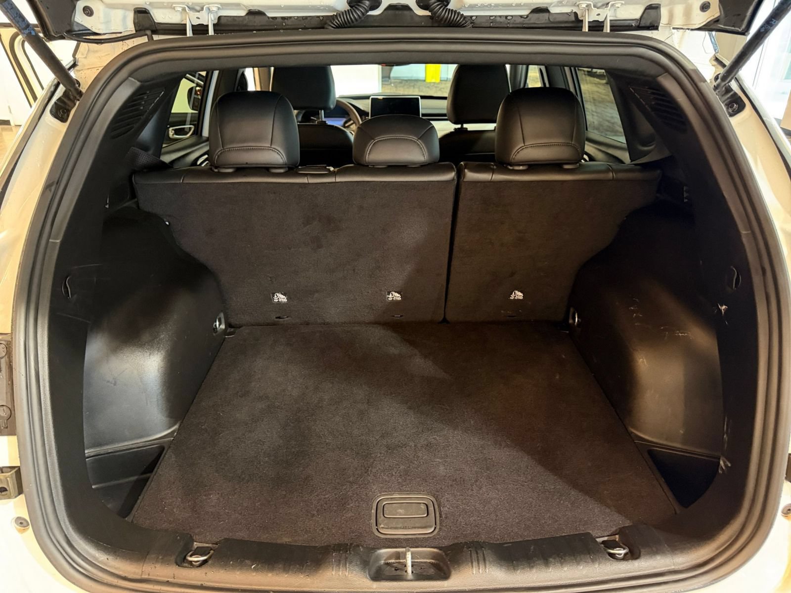 Used 2025 Jeep Compass Limited AWD/4WD image 30