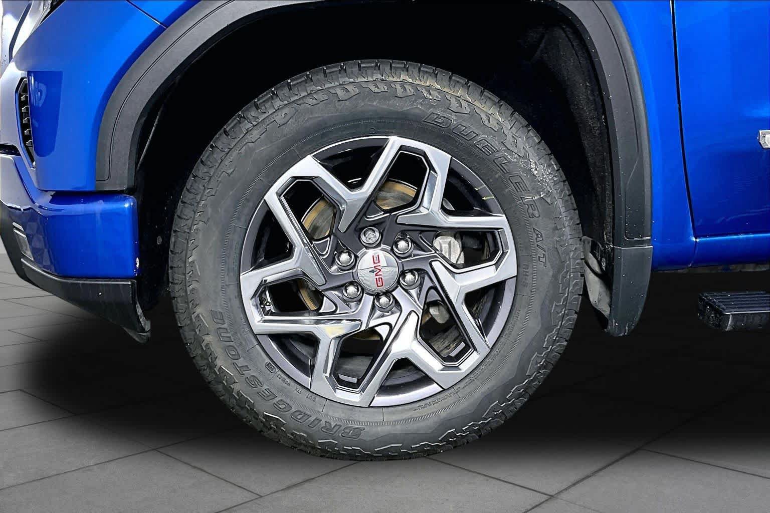 Used 2022 GMC Sierra 1500 Elevation AWD/4WD image 11