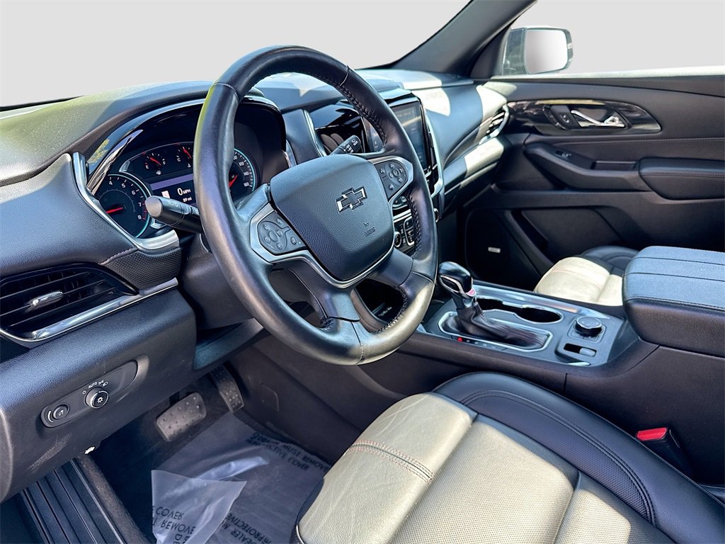 Used 2022 Chevrolet Traverse RS image 9