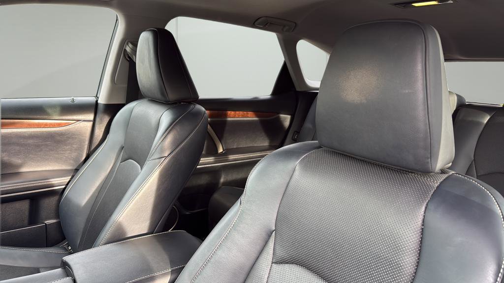 Used 2020 Lexus RX 350L Premium image 11