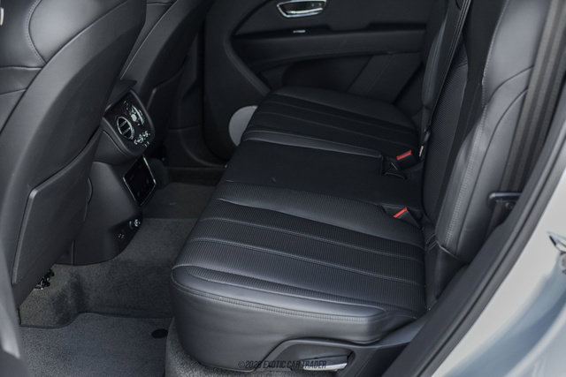 Used 2021 Bentley Bentayga AWD/4WD image 36