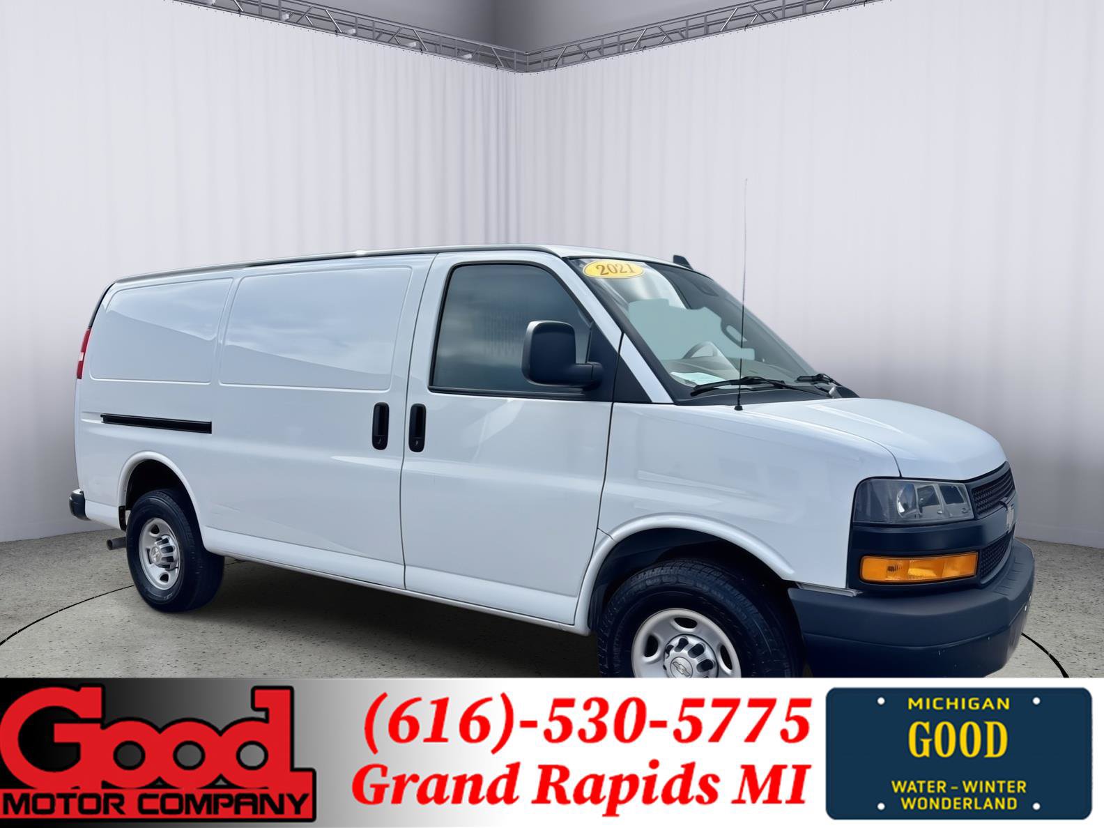 Used 2021 Chevrolet Express 3500 w/ Driver Convenience Package RWD image 1