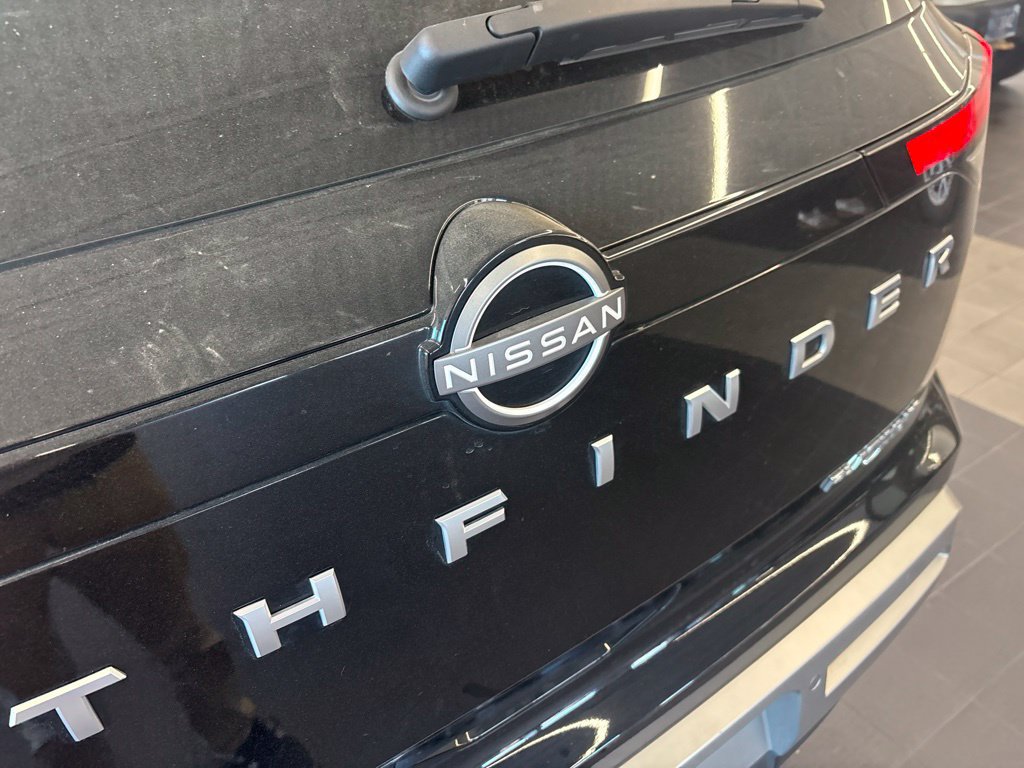 Used 2025 Nissan Pathfinder Platinum w/ Cargo Package AWD/4WD image 26