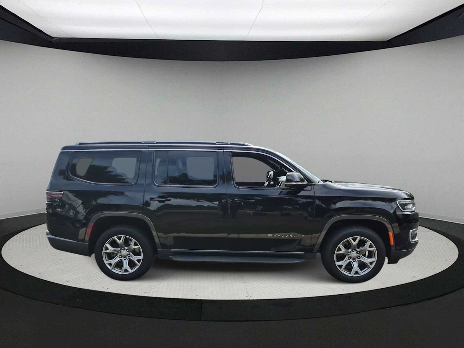 Used 2022 Jeep Wagoneer Series II AWD/4WD image 9