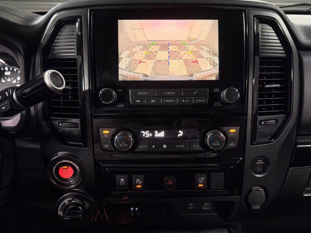 Used 2023 Nissan Titan SV w/ SV Convenience Package image 25