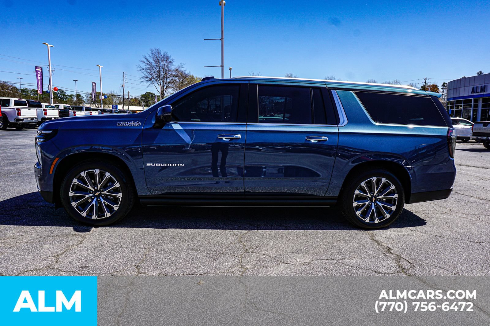 Used 2025 Chevrolet Suburban High Country AWD/4WD image 9