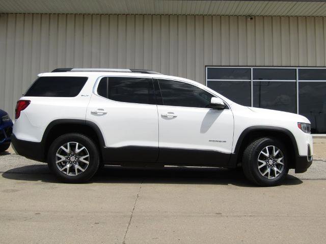 Used 2023 GMC Acadia SLT w/ Technology Package FWD image 2