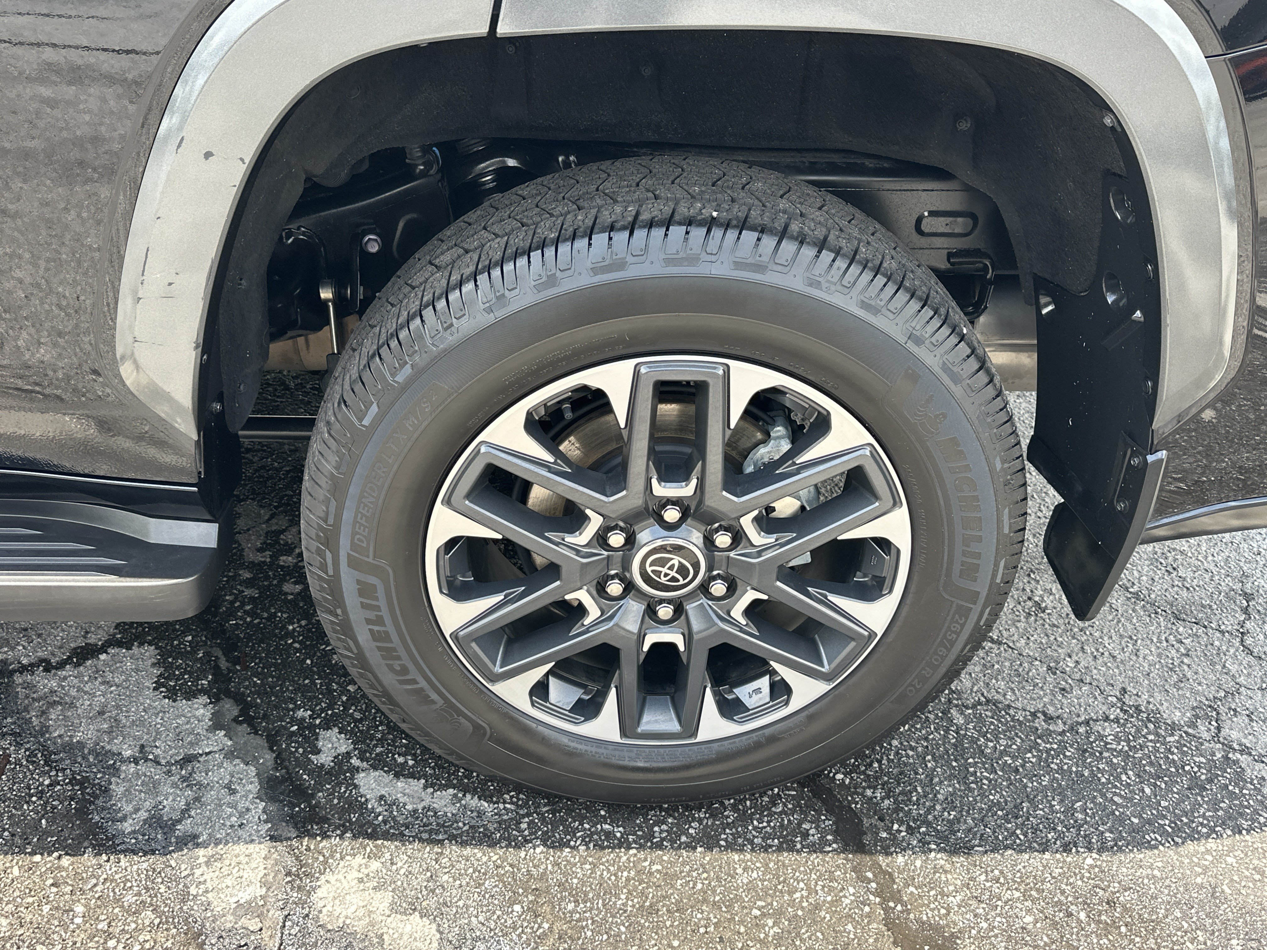 Used 2024 Toyota Sequoia Limited w/ Tow Technology Package AWD/4WD image 24