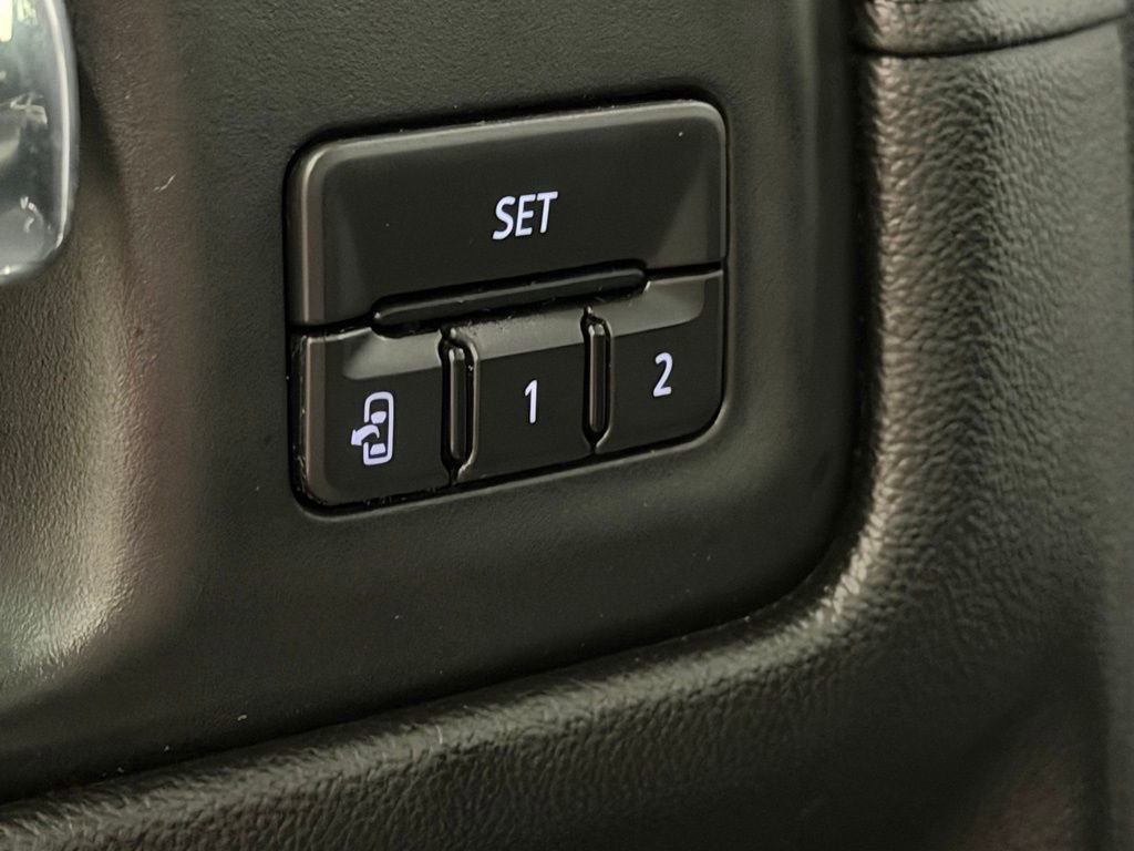 Used 2020 Chevrolet Silverado 1500 LTZ image 34