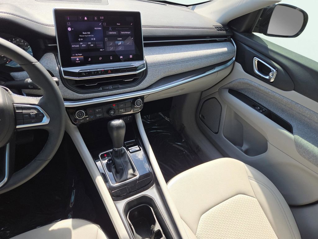 Used 2022 Jeep Compass Latitude w/ Sun and Sound Group image 21