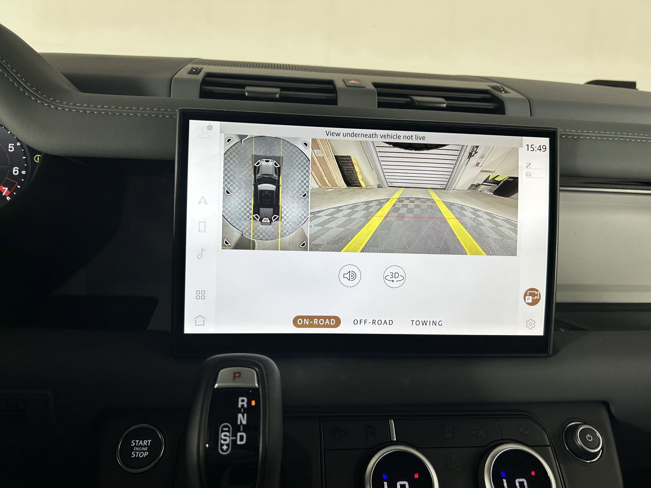 New 2025 Land Rover Defender 110 S image 24