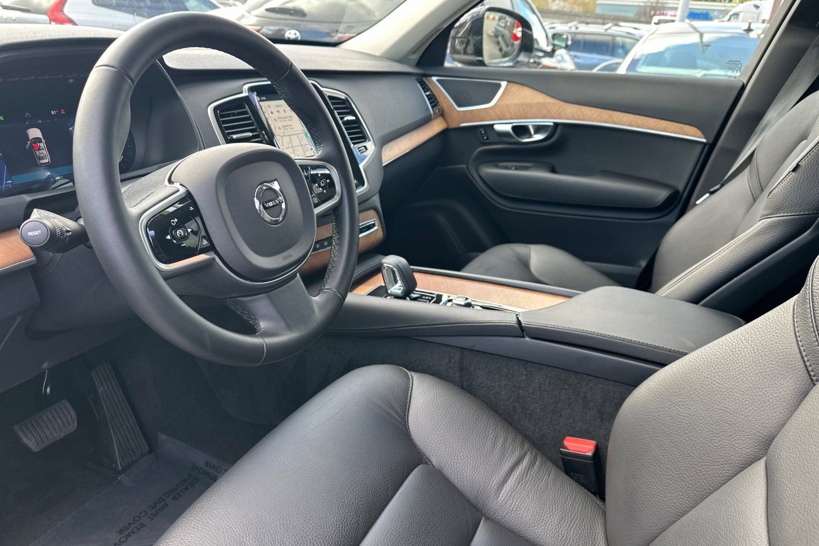 Certified 2025 Volvo XC90 B6 Plus image 14